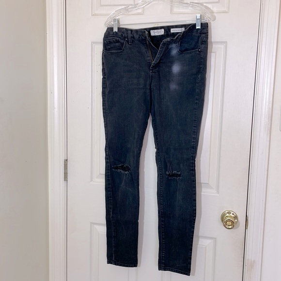 Jessica Simpson Dark Gray Curvy High Rise Skinny Knee Distressed Jeans 29 - Picture 1 of 6